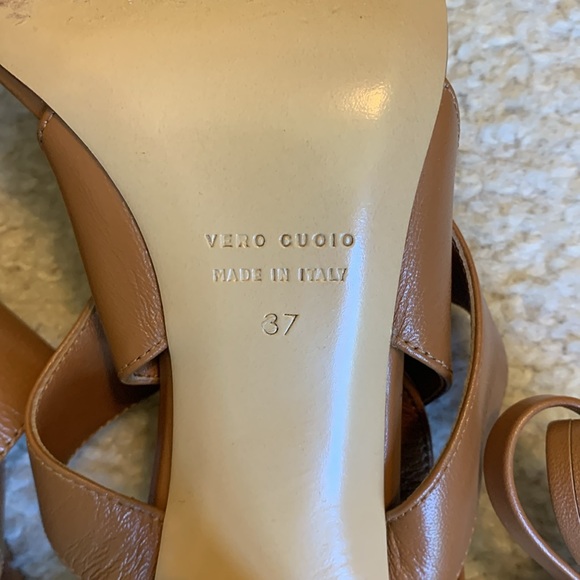 Women Heels - Picture 5 of 7